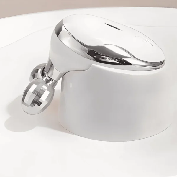 Massageador facial com microcorrente EMS e suporte branco